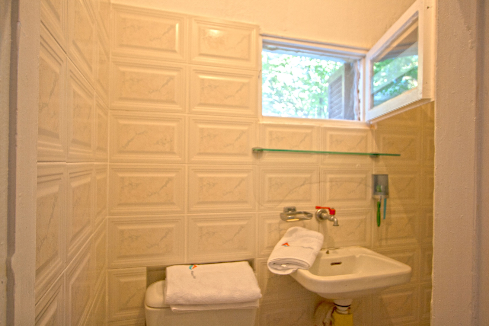 Гостевой Дом Barlee BeachFront House Metamorfosi