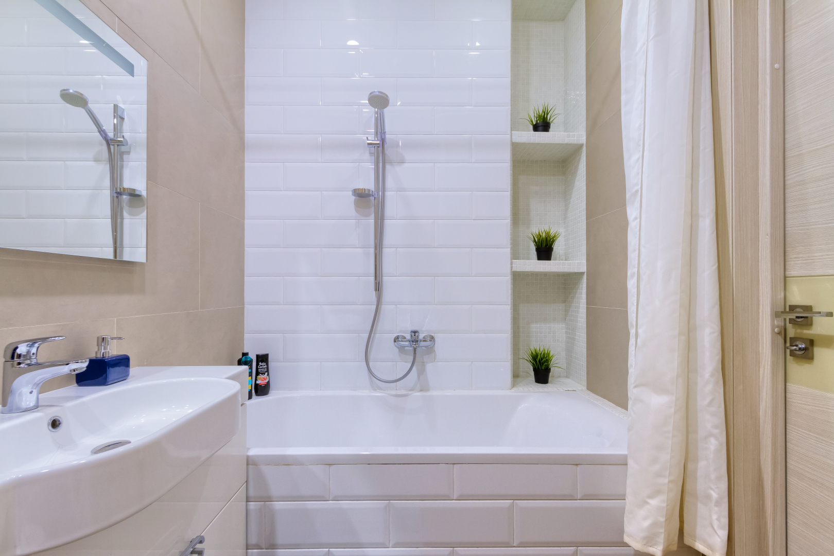 Квартира Дизайнерская 2к Andora-Тропик в ЖК Державинский квартал