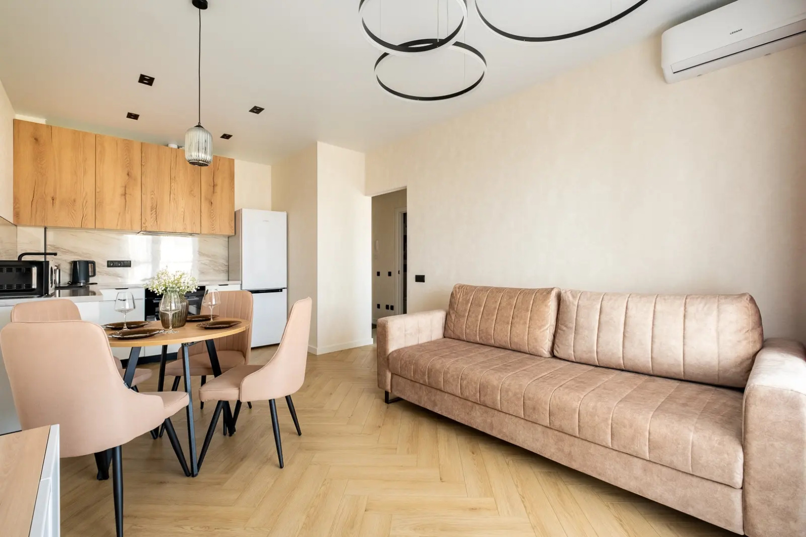 Апартаменты у метро Лесная