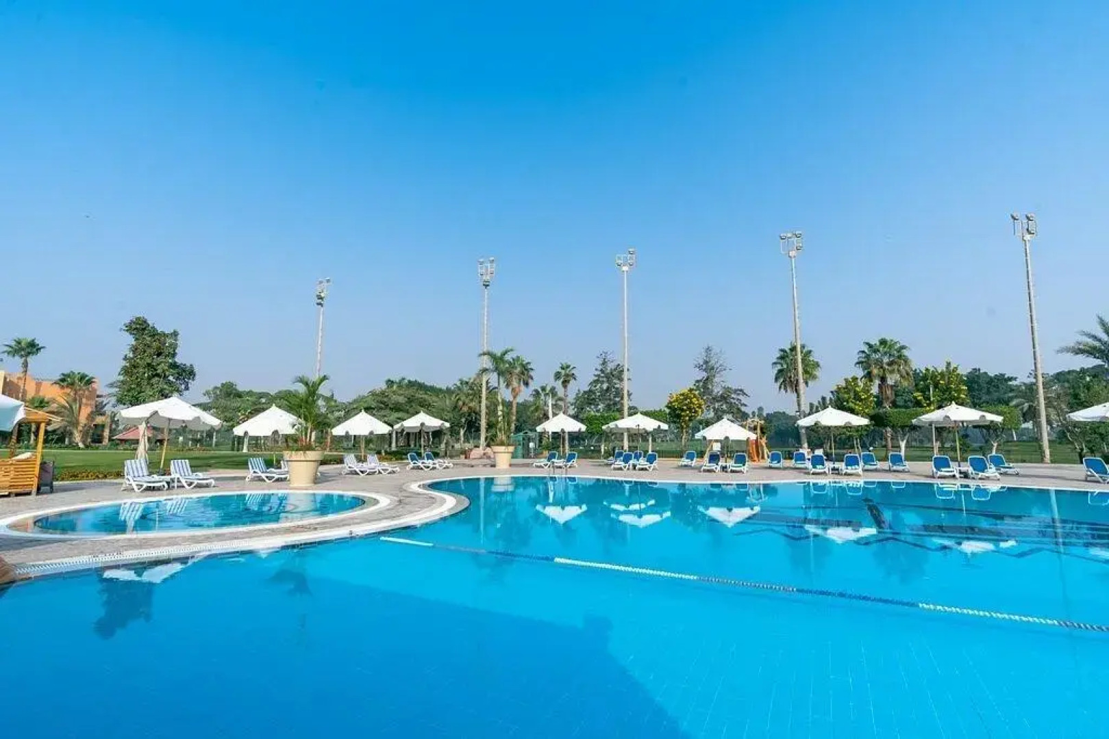 Курортный Отель Swiss Inn Pyramids Golf Resort