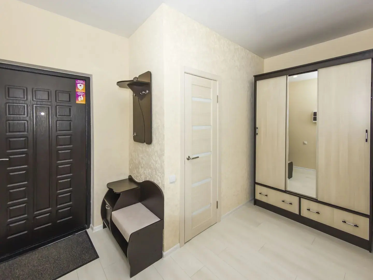 Апартаменты Hotel Home на Проспекте Ленина 140