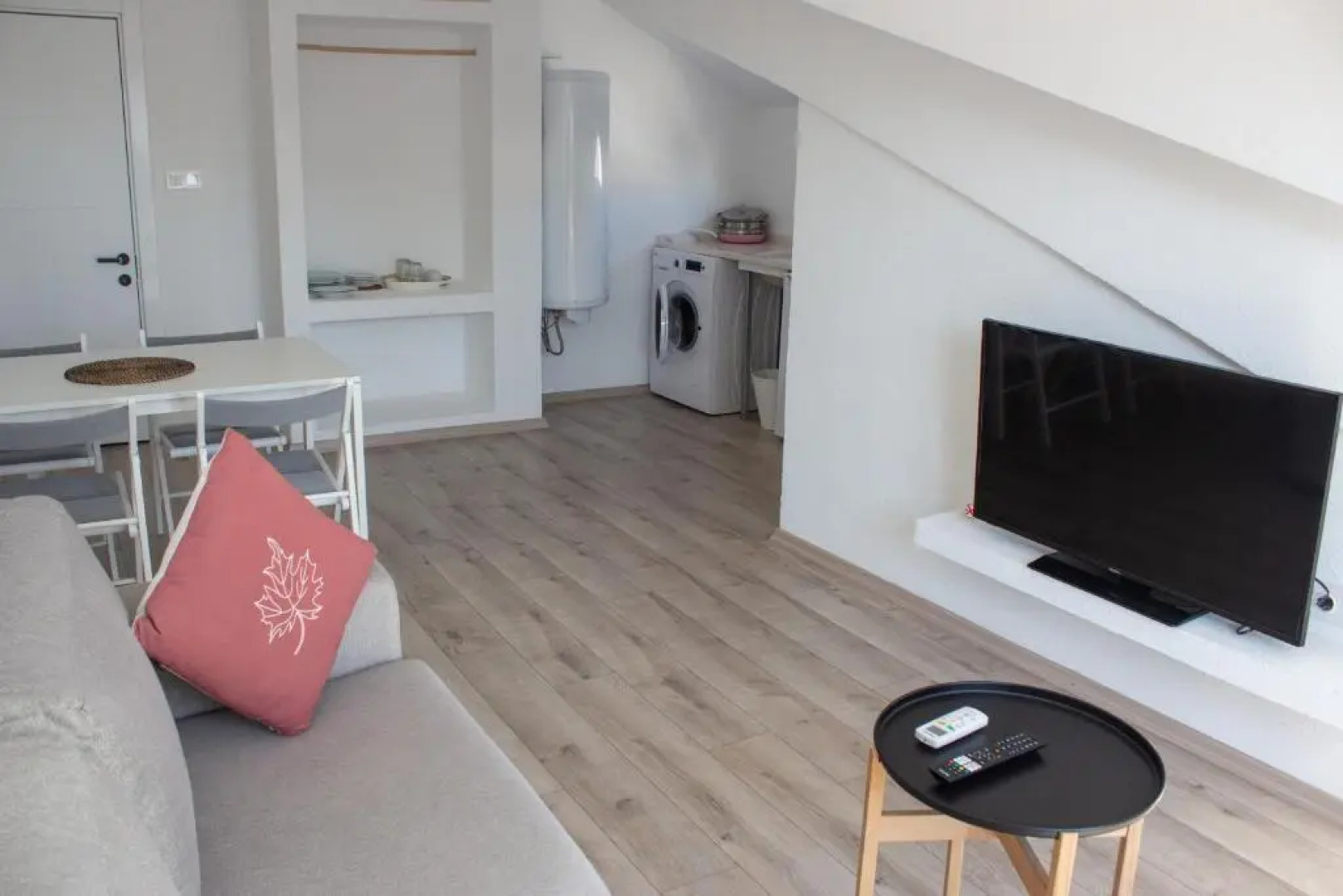 Отель Aloha Suites