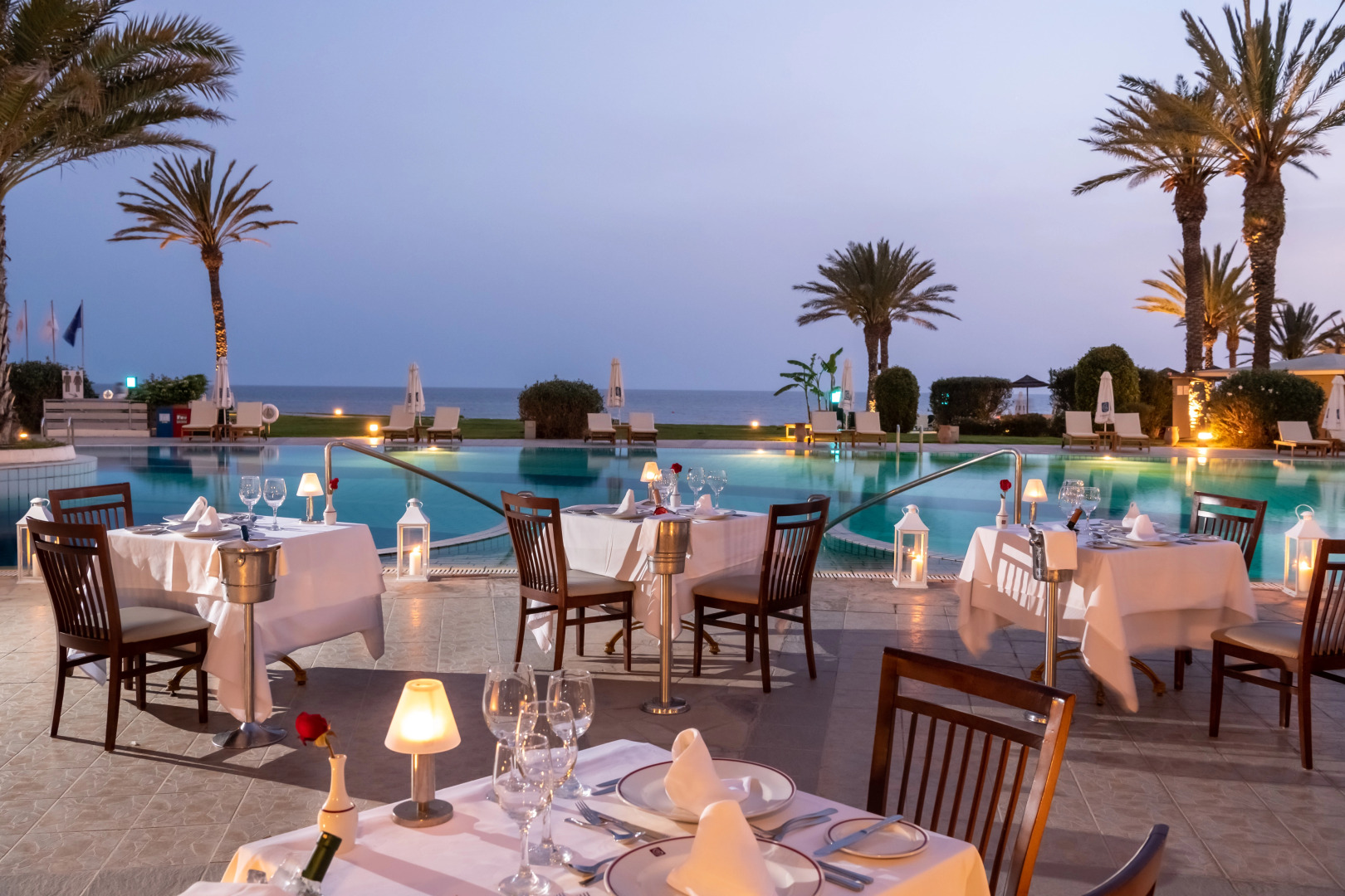 Отель Constantinou Bros Athena Beach