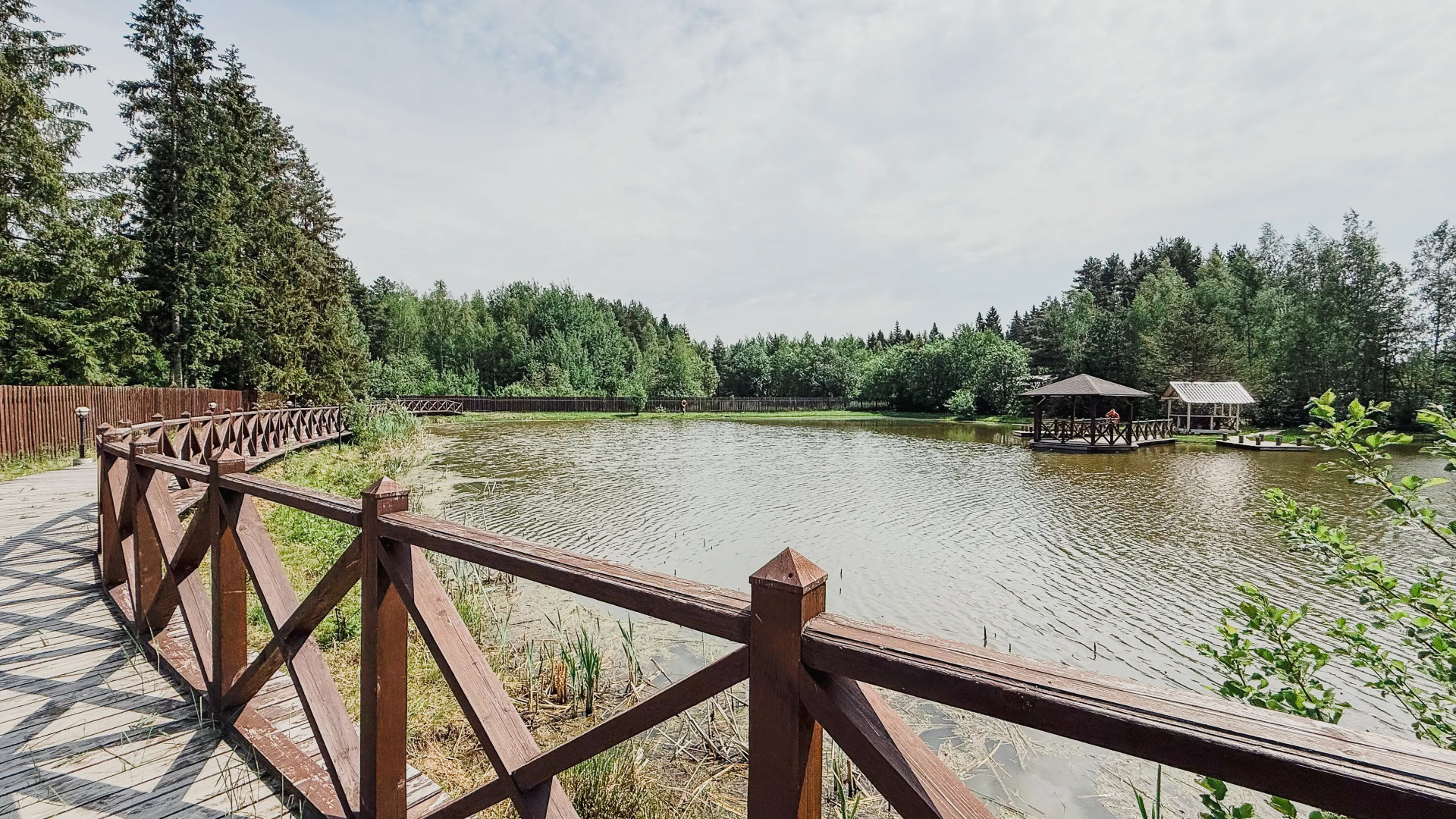 Частный дом шикарный в КП Золотые Сосны