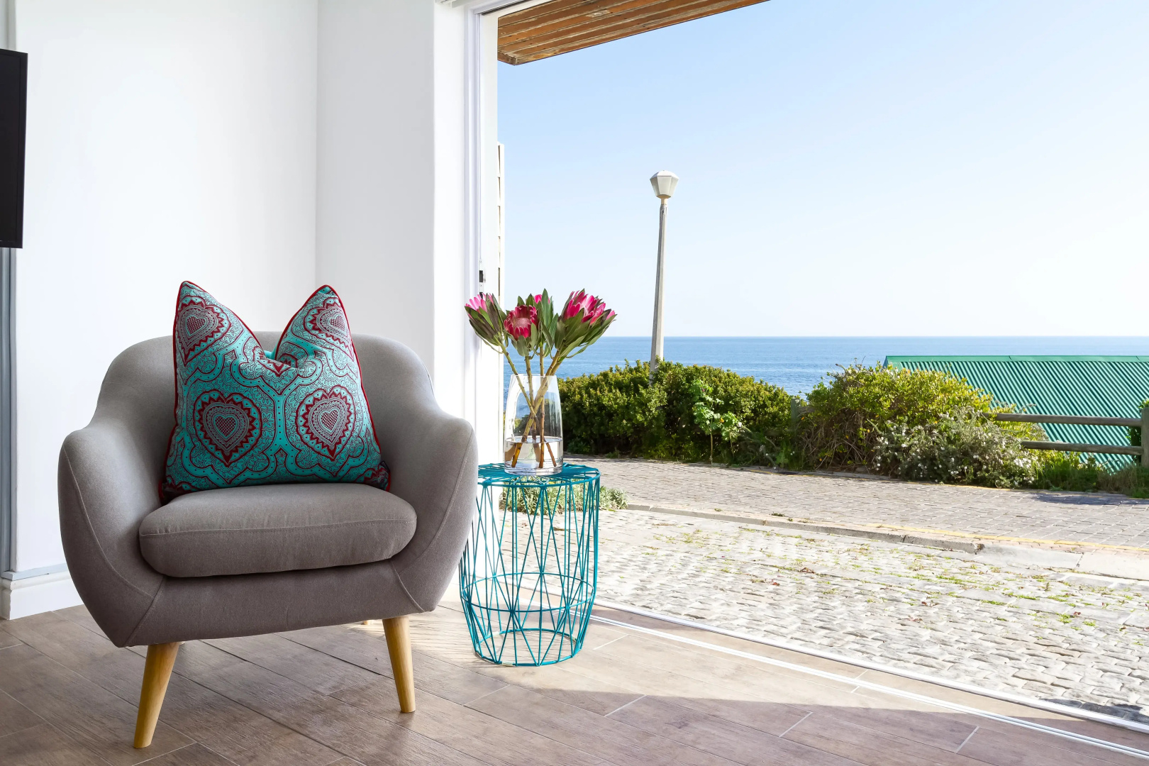 Апартаменты Studio on the Edge of the Ocean
