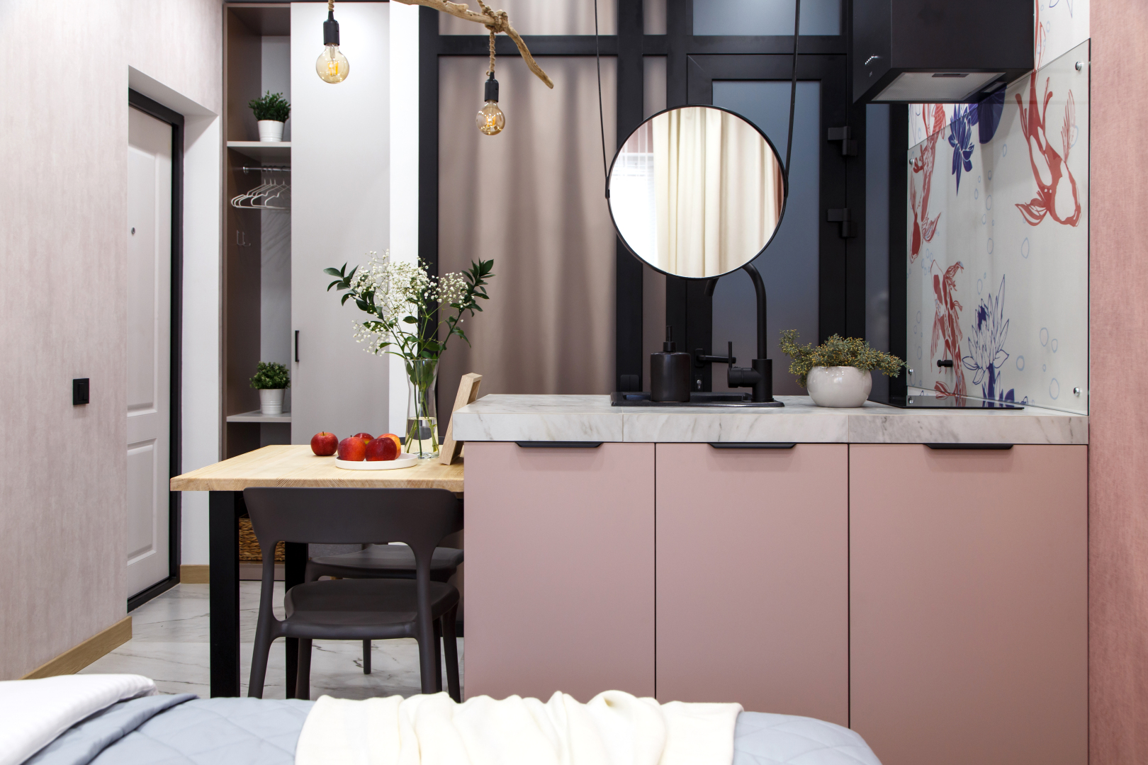 Апартаменты Baikal Melody в байкальском дизайне Rasko Home возле аэропорта