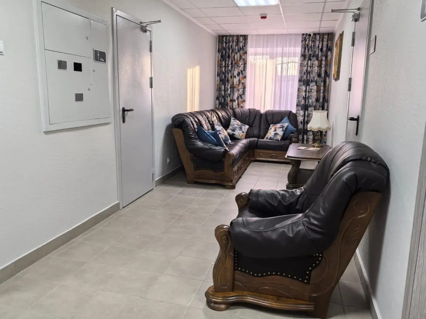 Отель Белая Ворона