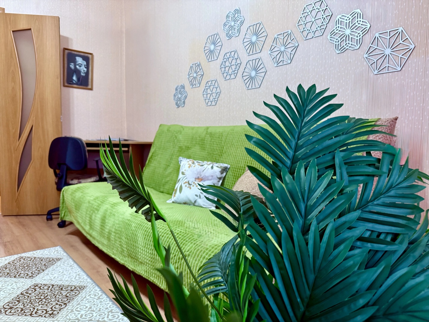 Квартира Двухкомнатная Your Home