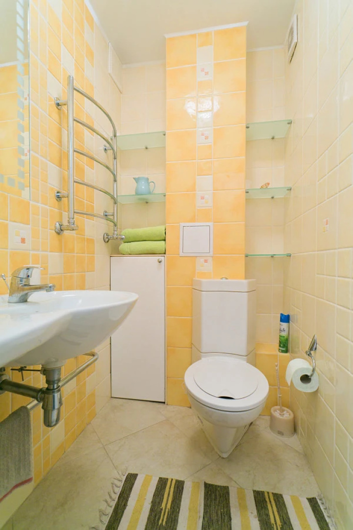 Апартаменты 4-комнатные HomeApart Сторожовская, 8