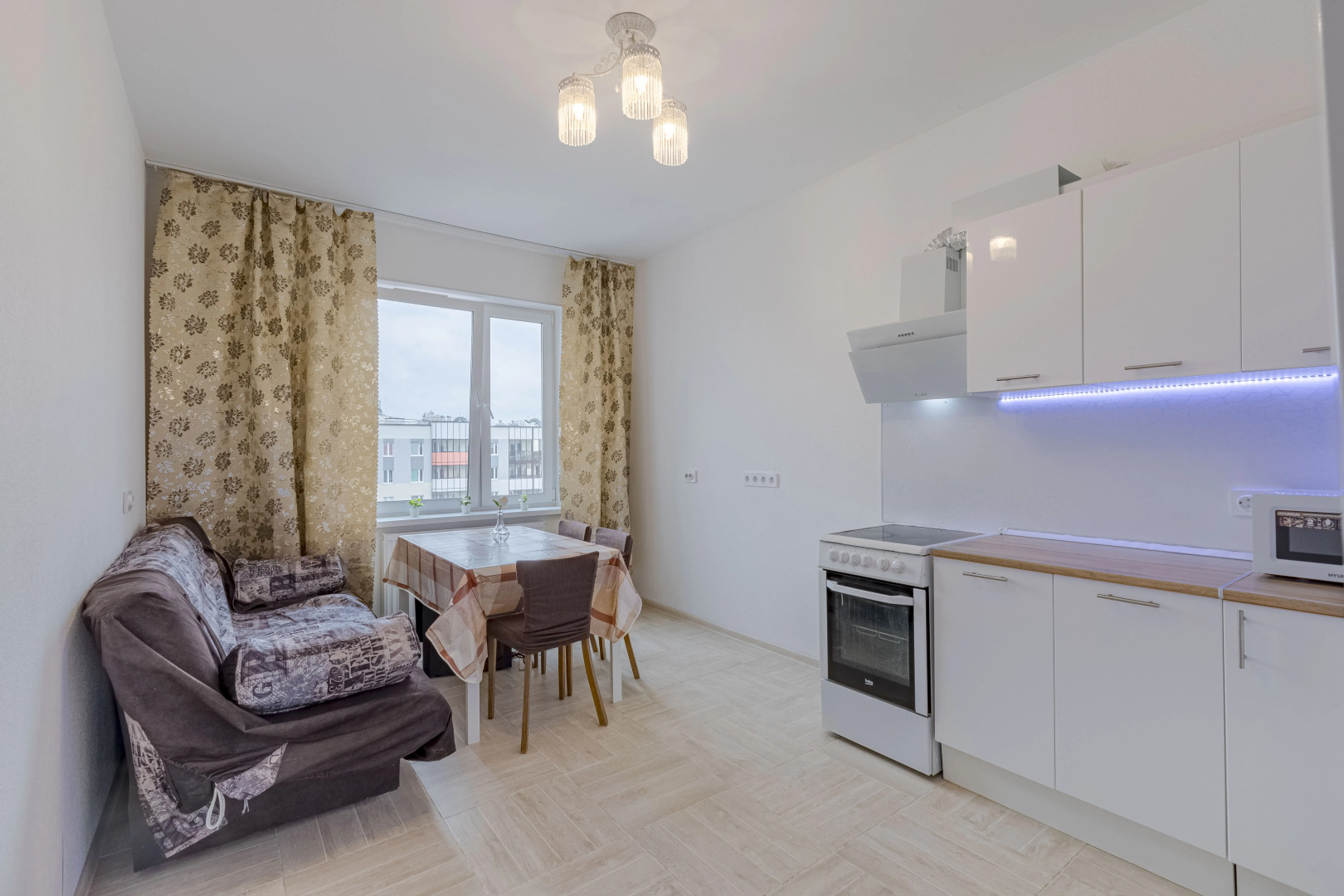 Квартира Евро Трехкомнатные в Буграх