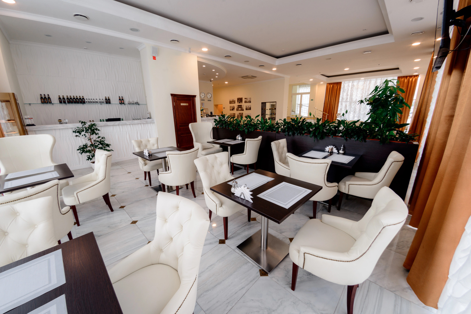 Отель Метрополис