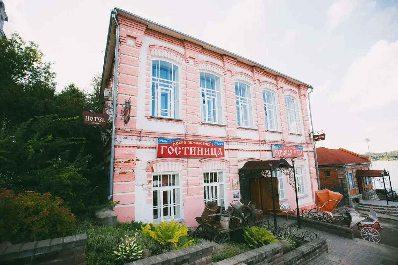 Отель Русская изба