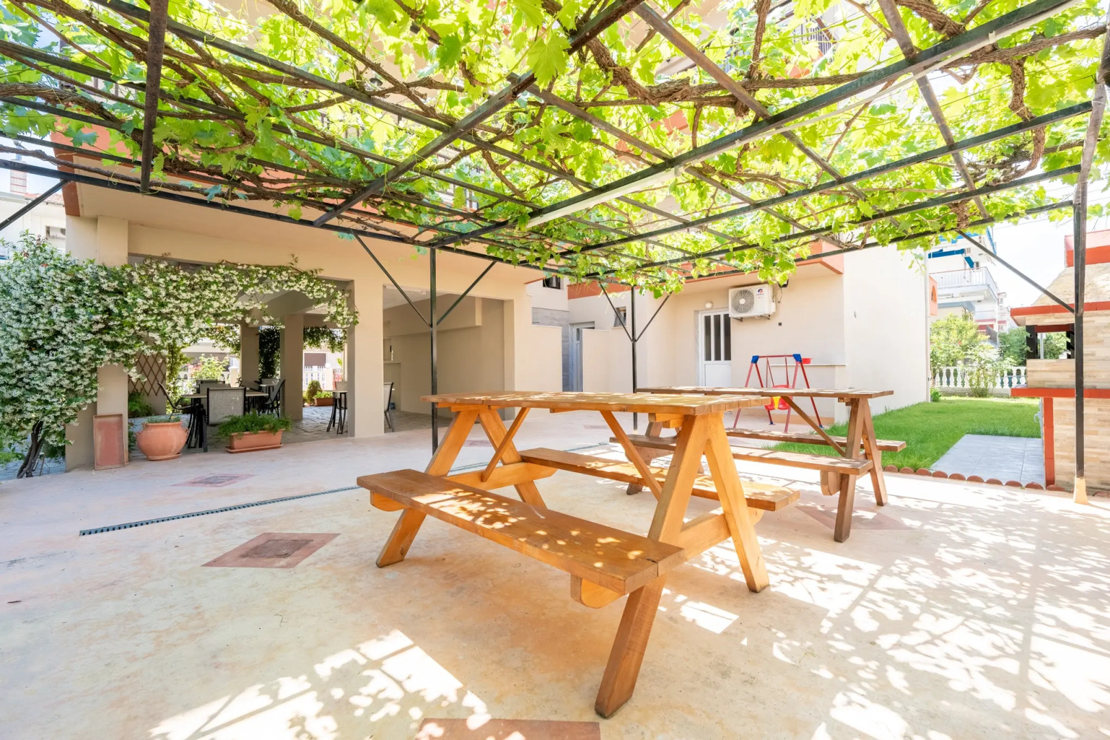 Апарт-Отель Milonas House Apartments