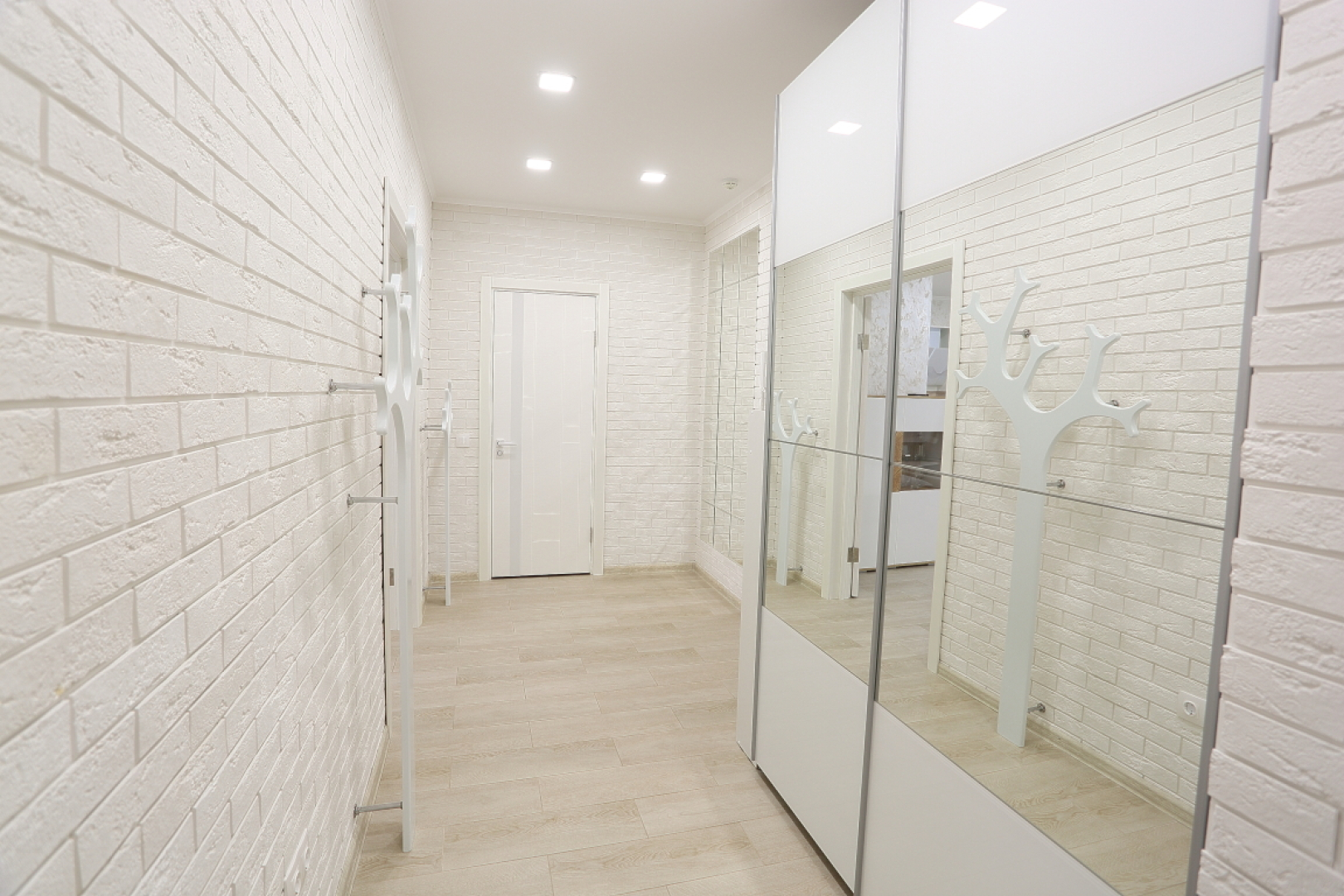 Квартира 25 Этажей Большая Двухкомнатная (70кв.м.) в доме бизнес класса