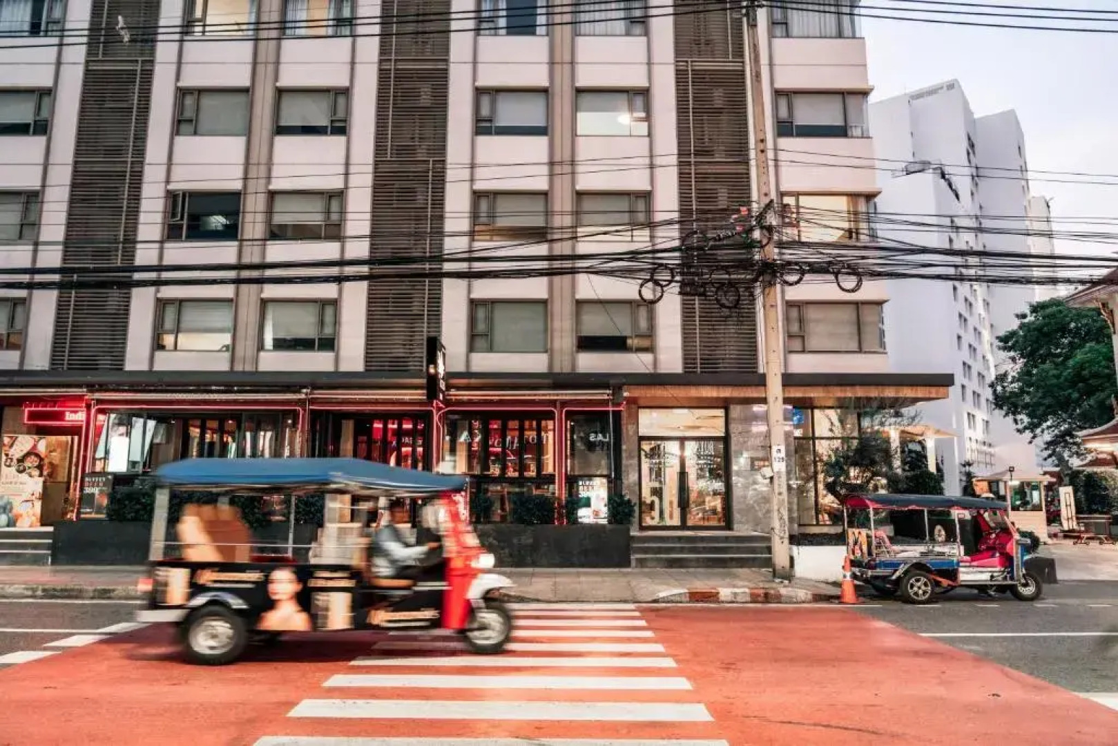 Отель 56 Surawong Hotel Bangkok