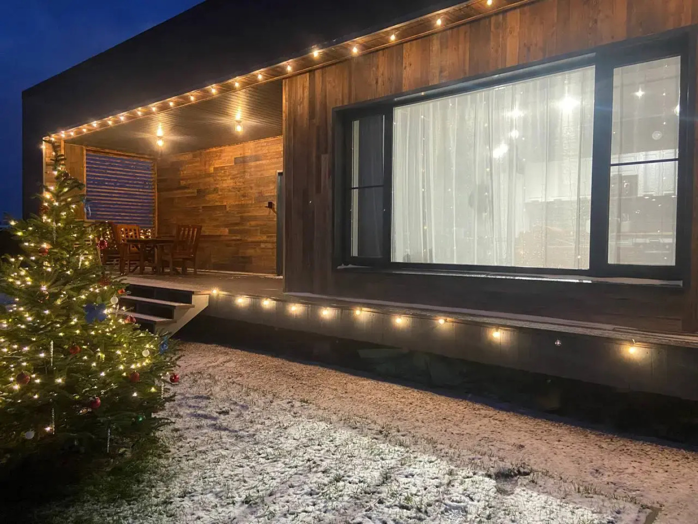 Частный дом дизайнерский великолепной уличной территорией