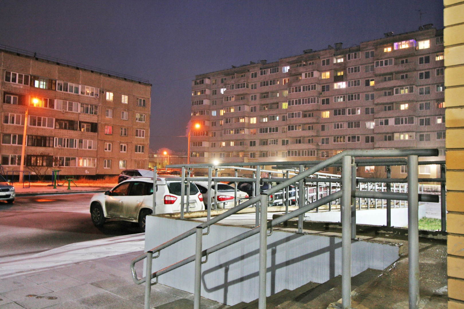 Квартира Арт-Галерея на Восточной 2к Посуточно Кириши