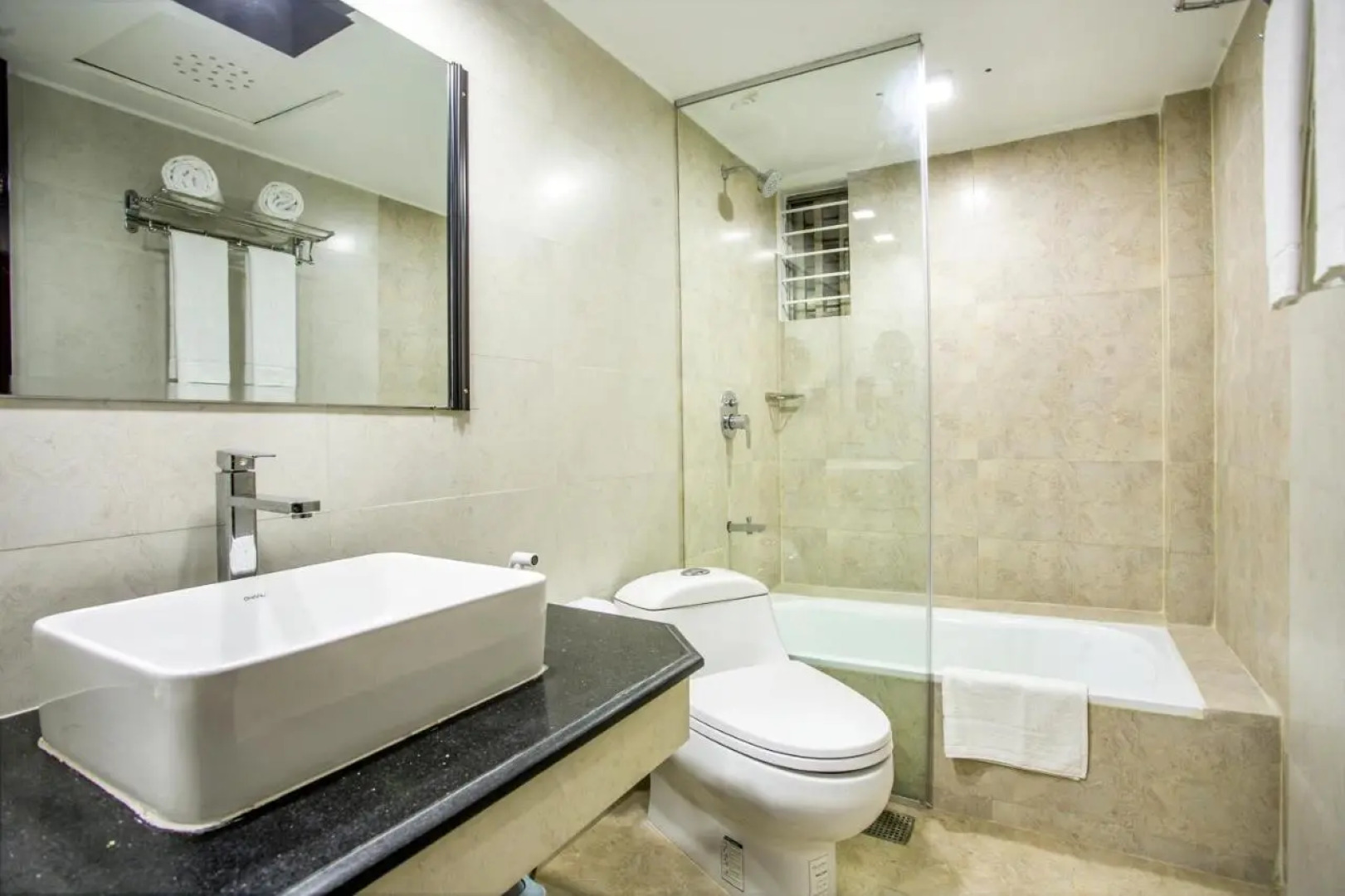 Отель White Palace