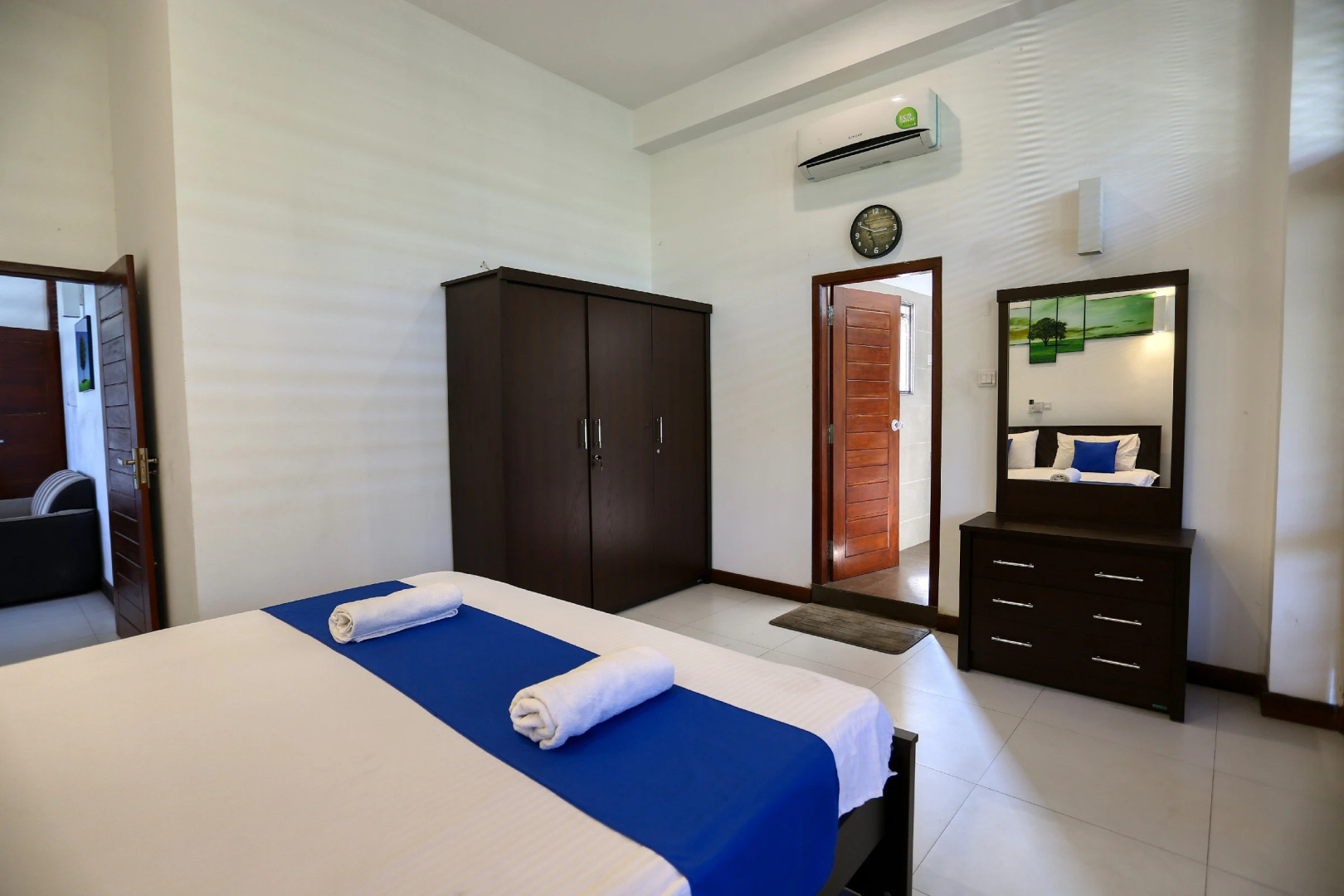 Апартаменты Yoho White House