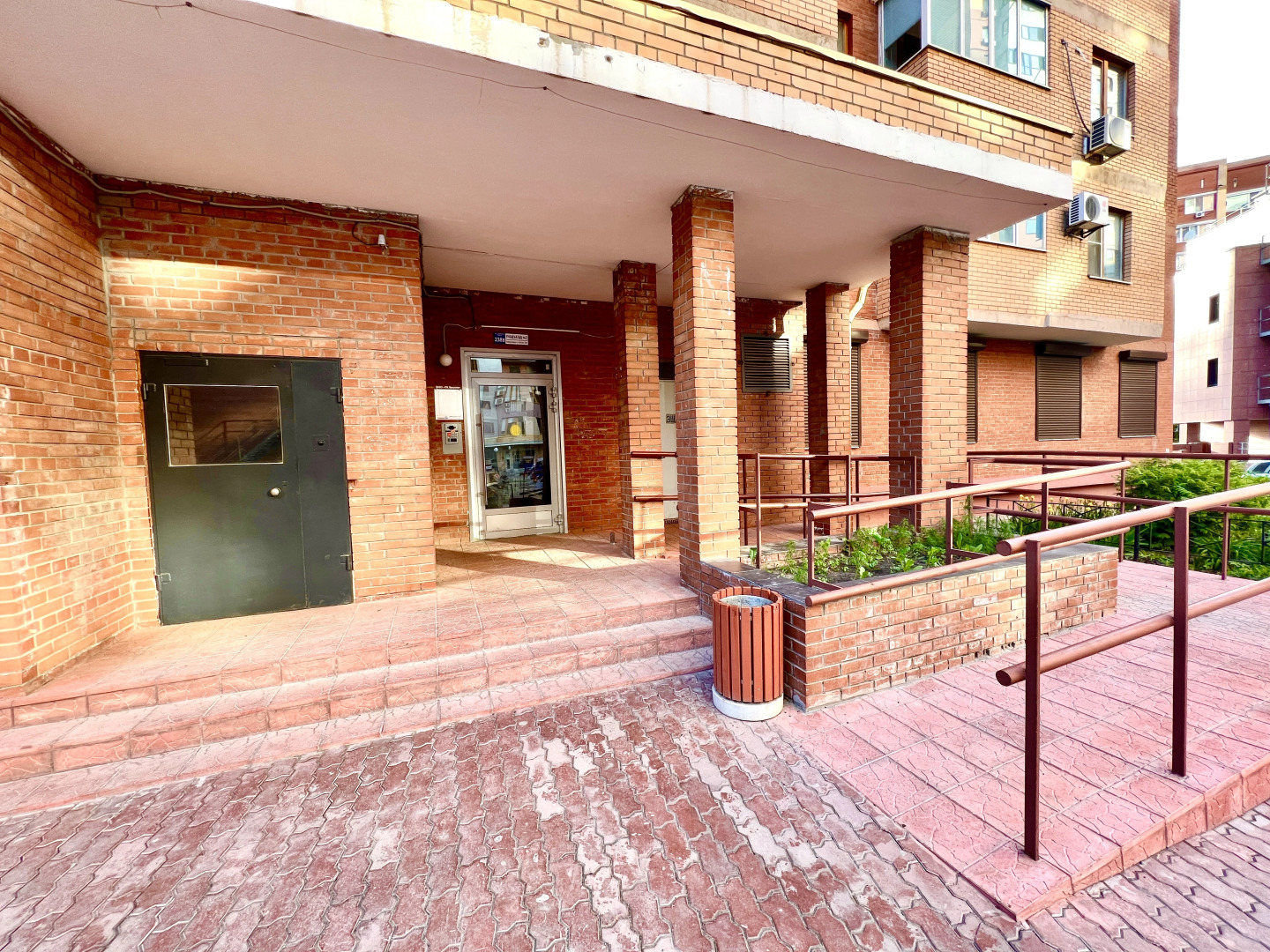 Апартаменты двухкомнатные на 13 этаже в ЖК Современник рядом с МТЛ-Арена