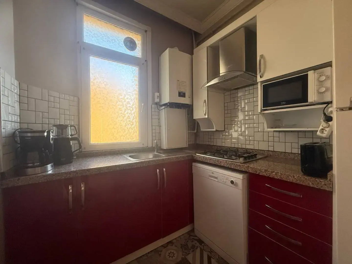 Апартаменты 3BR Flat Old Style 4AC Terrace, Metro