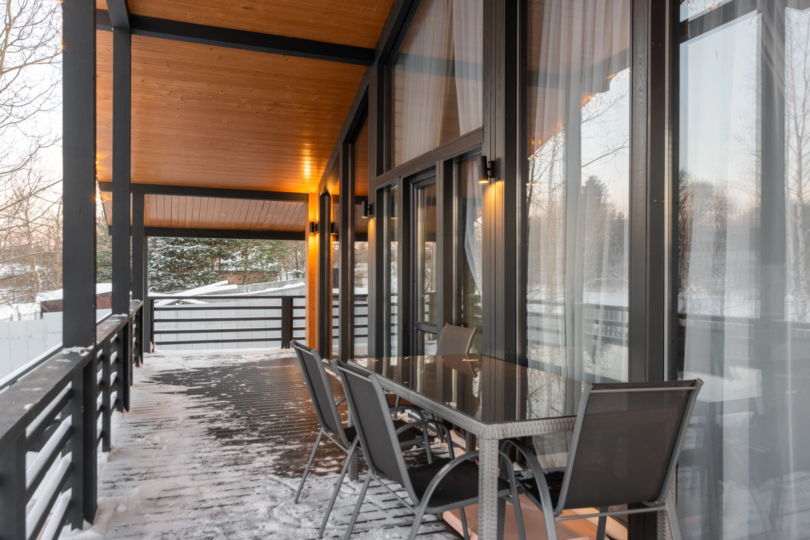 Гостевой дом LuckyHomeRent Домик у Озера 1