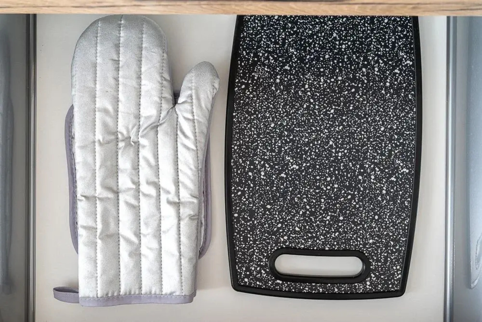 Апартаменты Monochrome от Сети Good Vibes Apartments