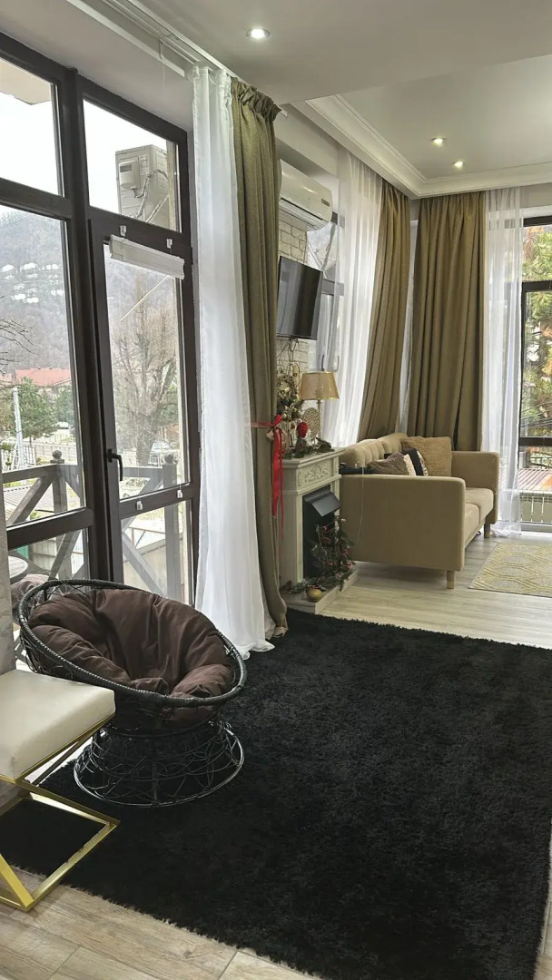 Квартира Стильная солнечная на Плотинной 2