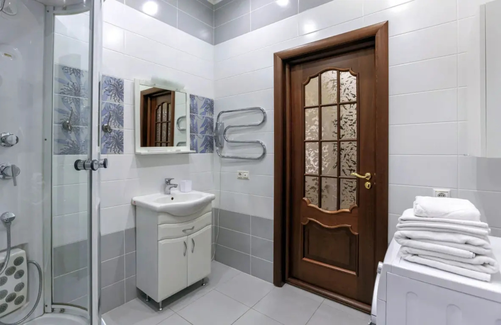 АПАРТАМЕНТЫ REHOME24 на 13 этаже с балконом