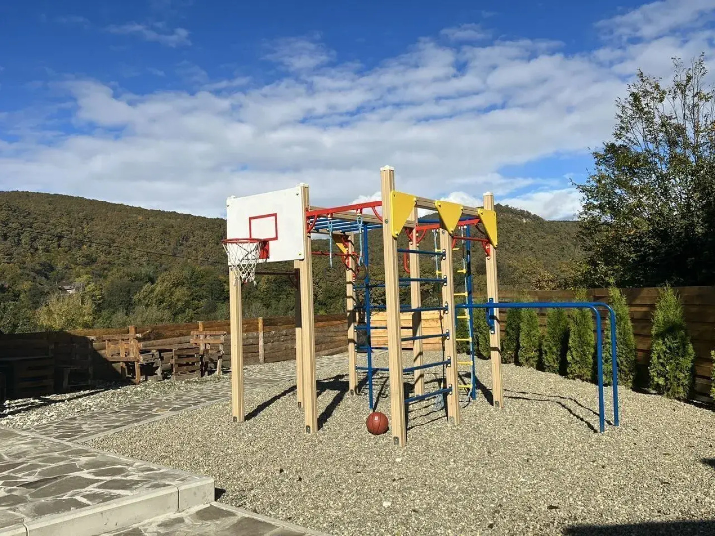 Частный дом с бассейном