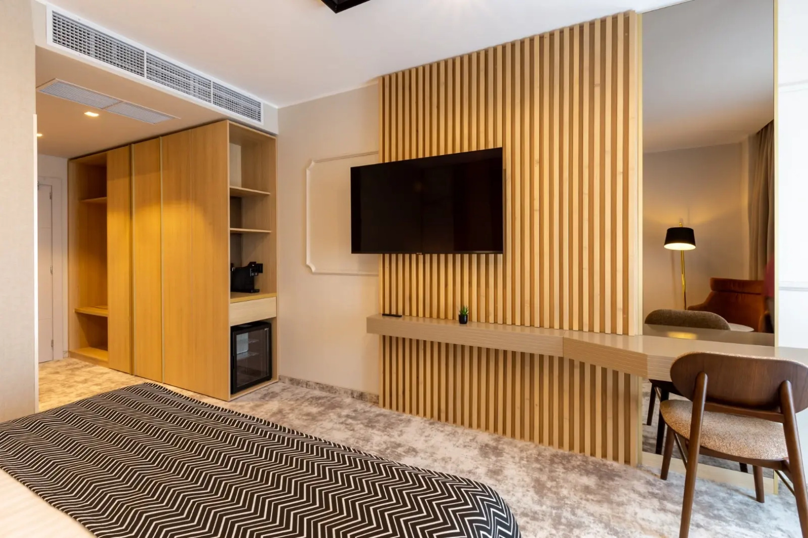 Отель Lupa by Bueno