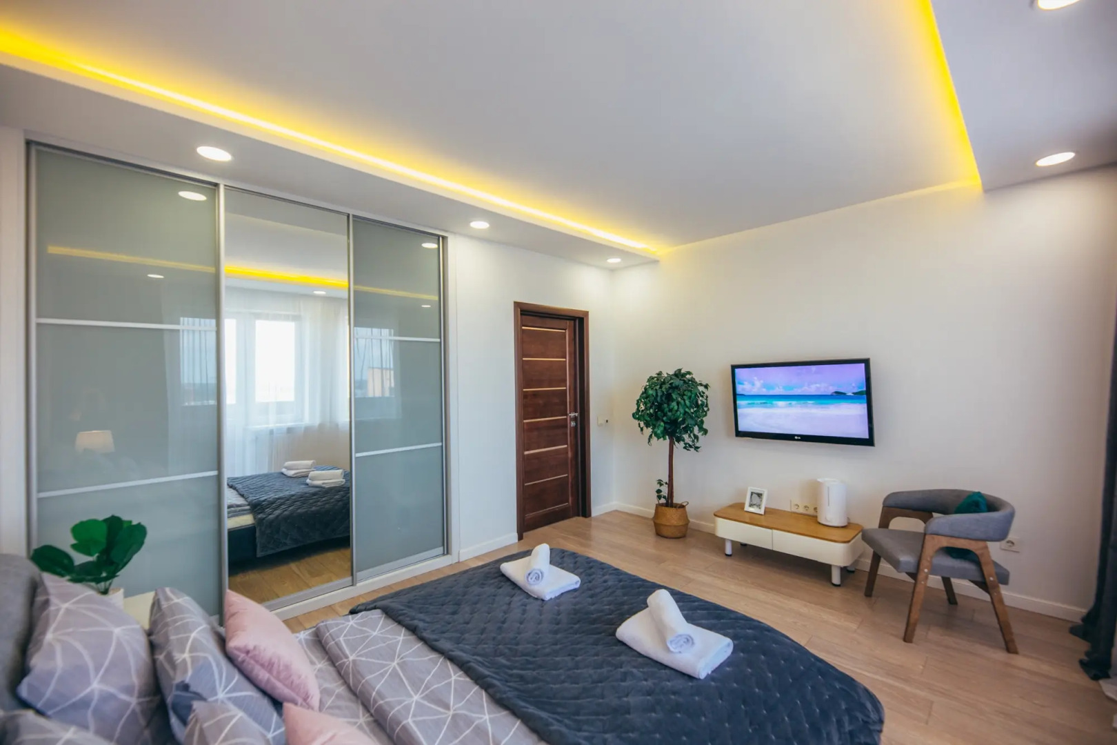 Квартира Двухкомнатная на 14 этаже