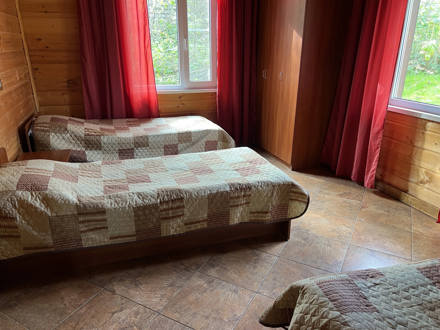 Частный дом у озера