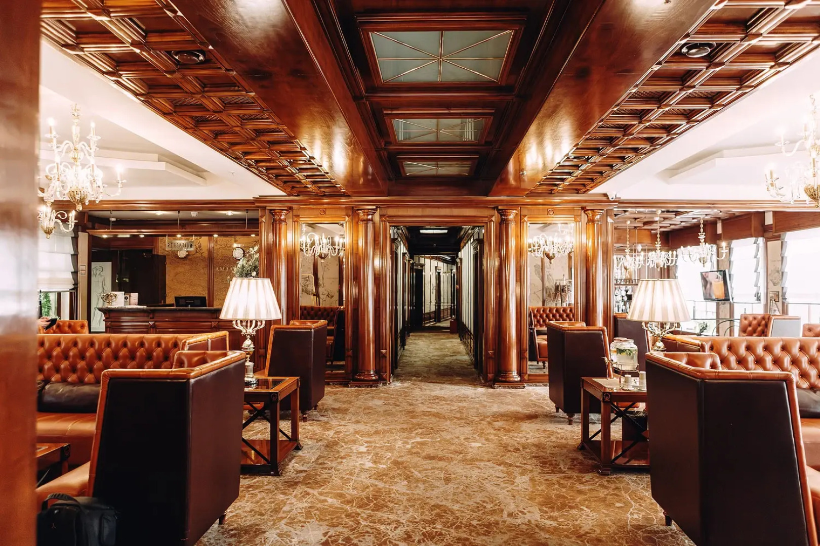 Отель Амбассадори