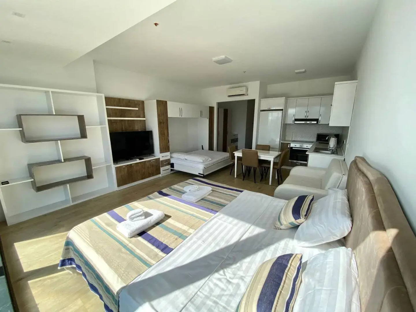 Апарт-отель на берегу моря, Porta Batumi Tower