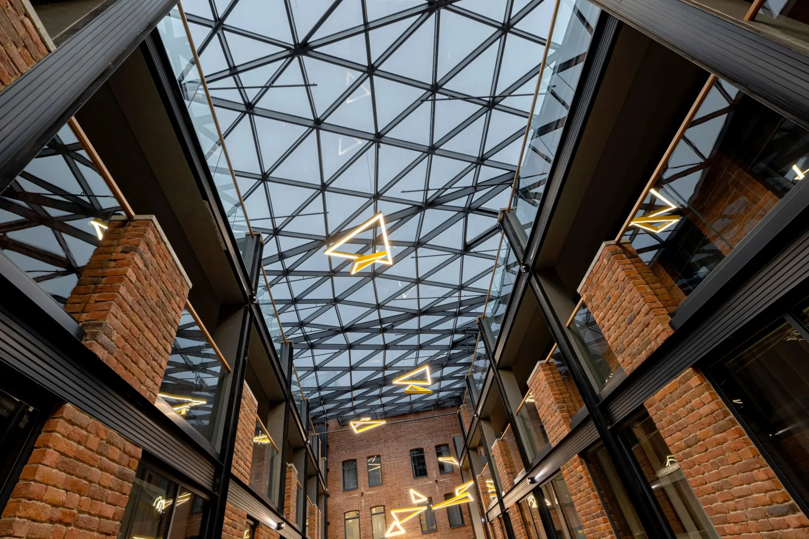 Апарт-отель izzziUP 4* COMMUNITY L&C