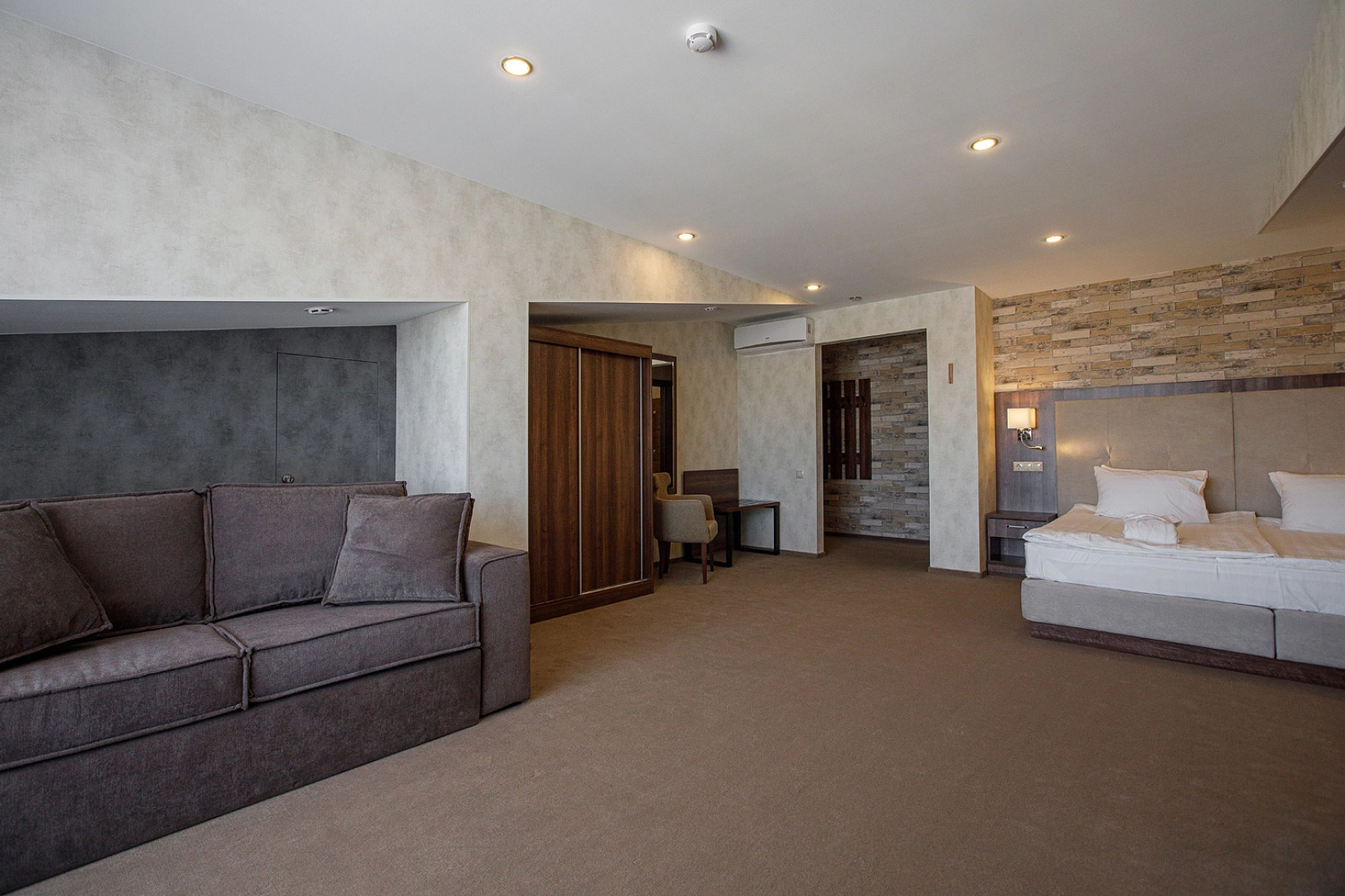 Гостиница «У Золотых ворот»