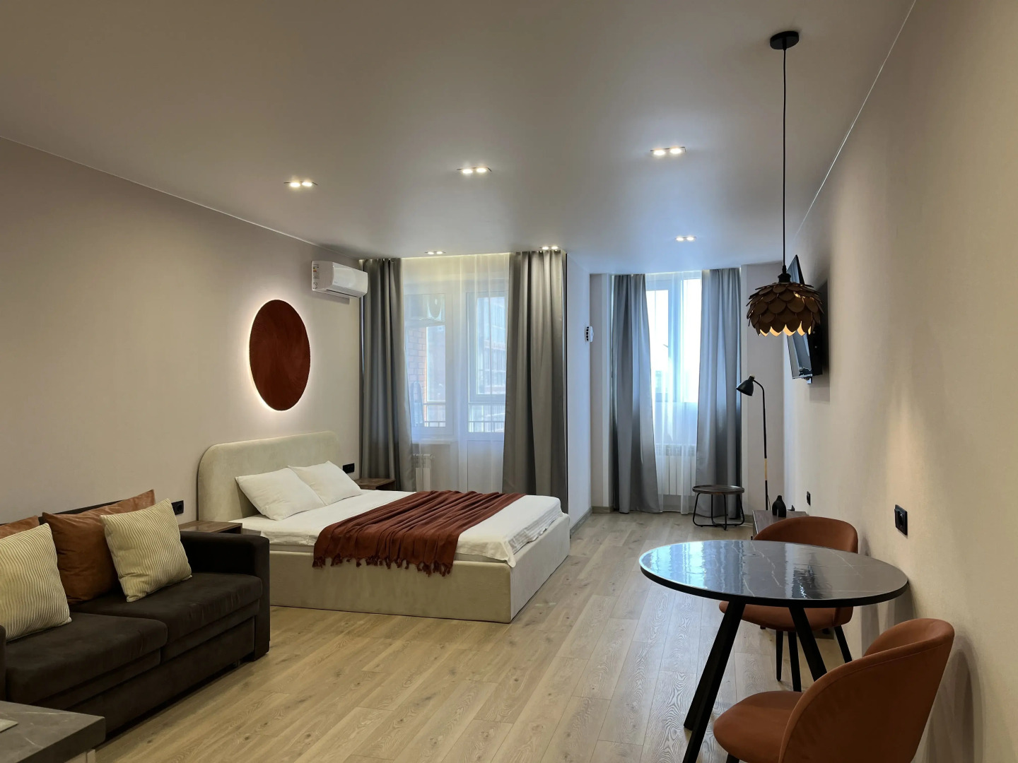 Квартира Дизайнерская Студия Напротив Роял Парка