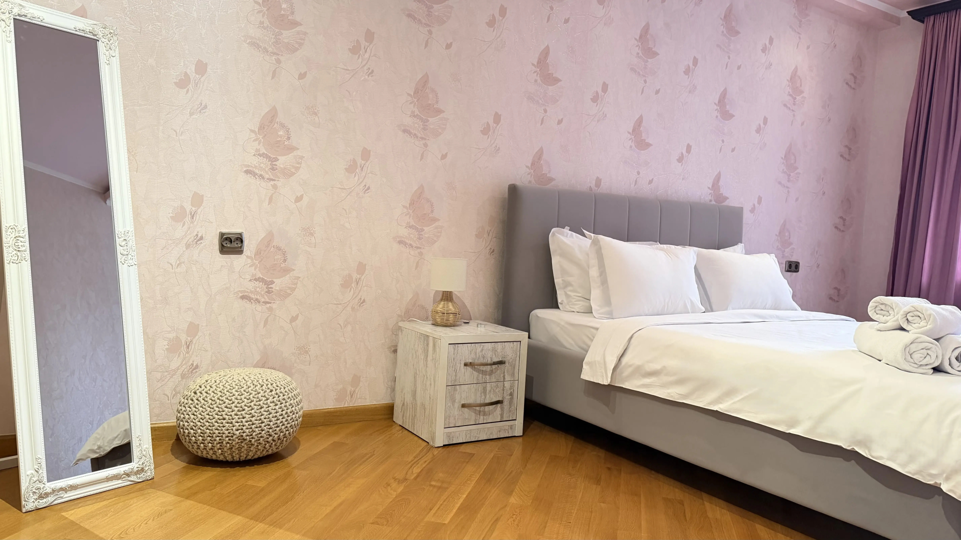 Апартаменты с 2 Спальнями и с Балконом в Центре Города от Sweet Home