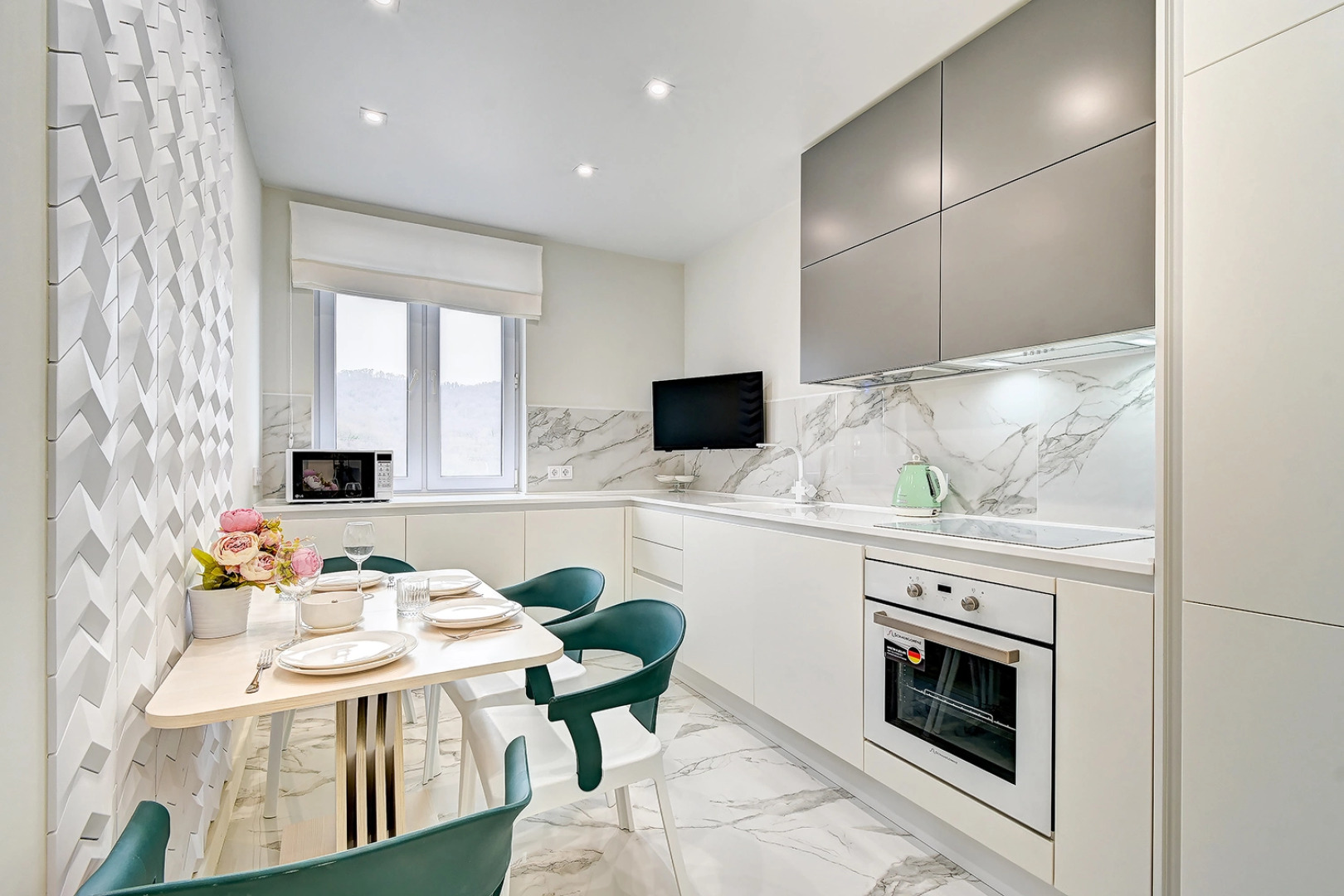 Апартаменты Morskaya Simfonya-2 с 2 сан.узлами, проектором на балконе, бассейном на территории Люкс