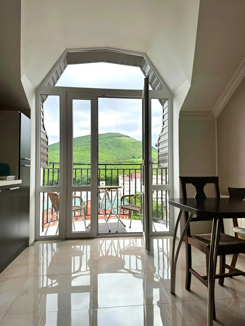 Квартира Дизайнерская 1-комнатная с великолепным видом на Машук