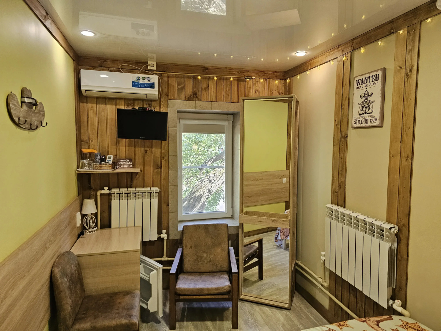 Lemon Joe Hotel