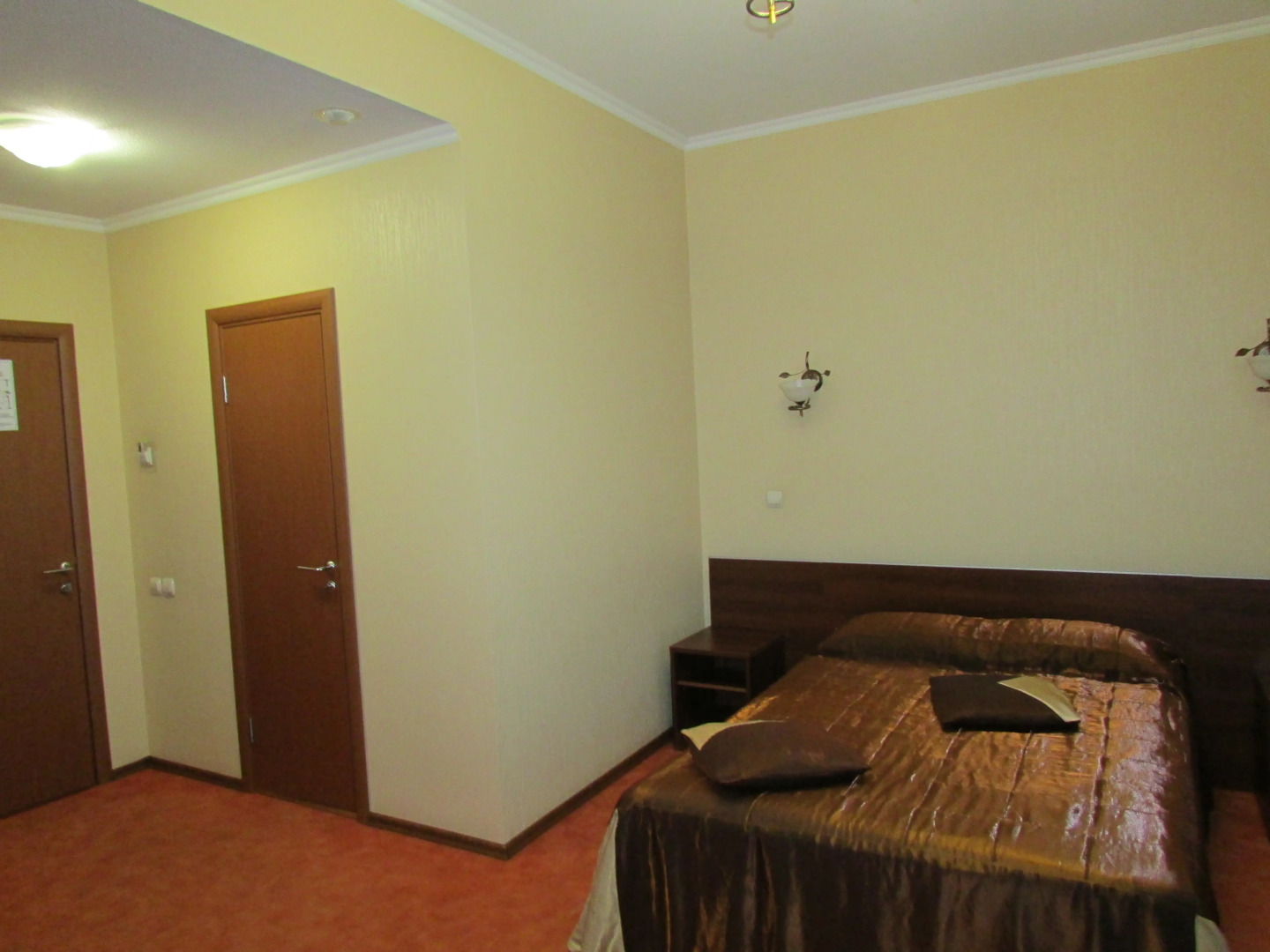 Отель Академия