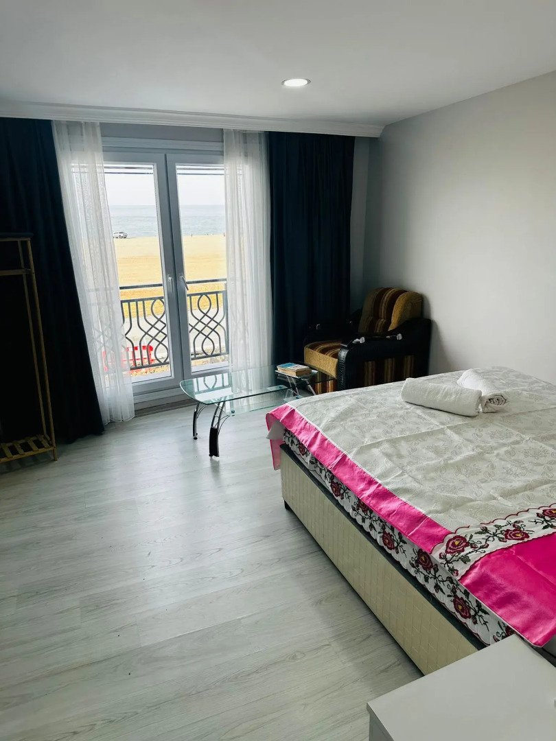 Отель Airport Black Sea Hotel & Restaurant