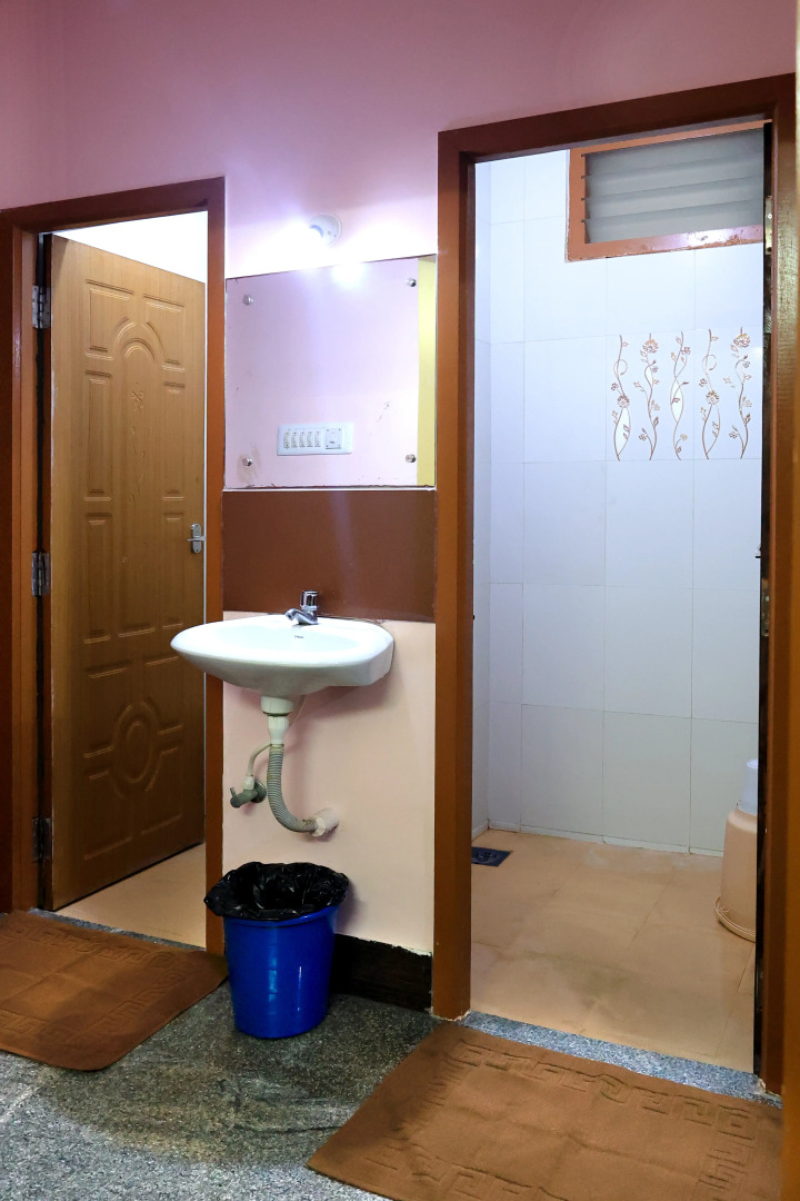 Отель Manora Residency