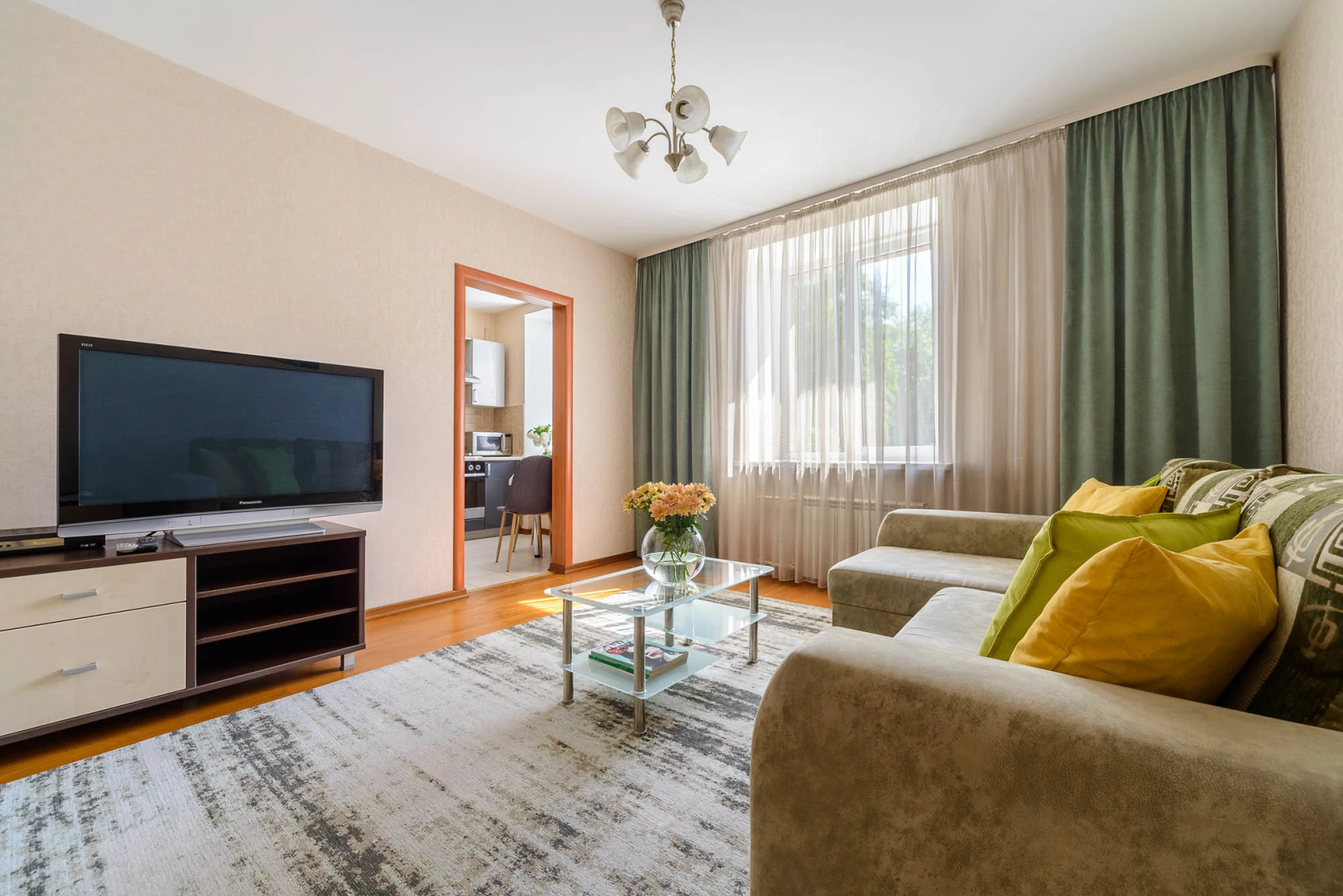 Апартаменты 2-комнатные HomeApart Ленина, 2