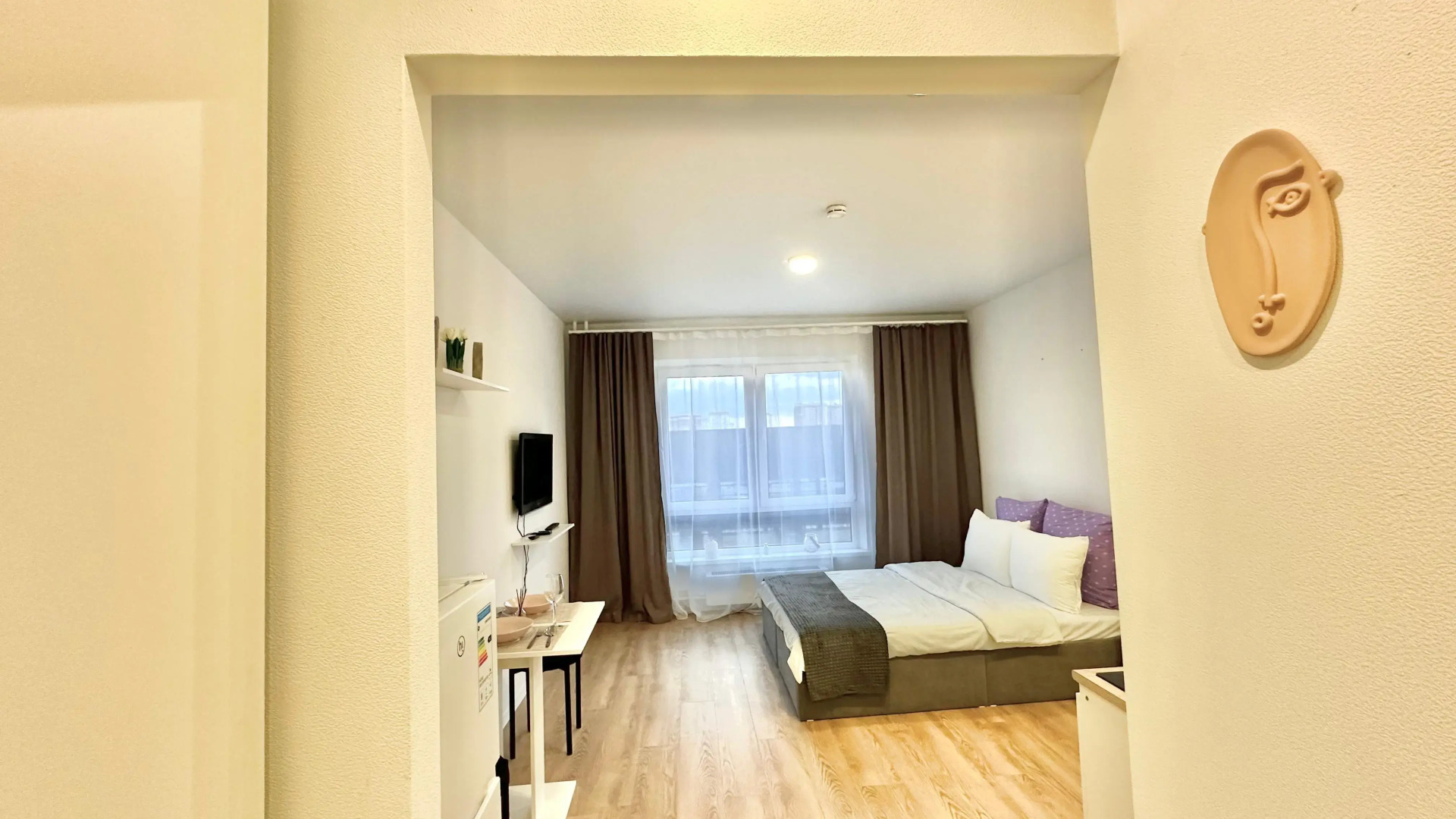 Апартаменты Истоман Студия вид на пруд