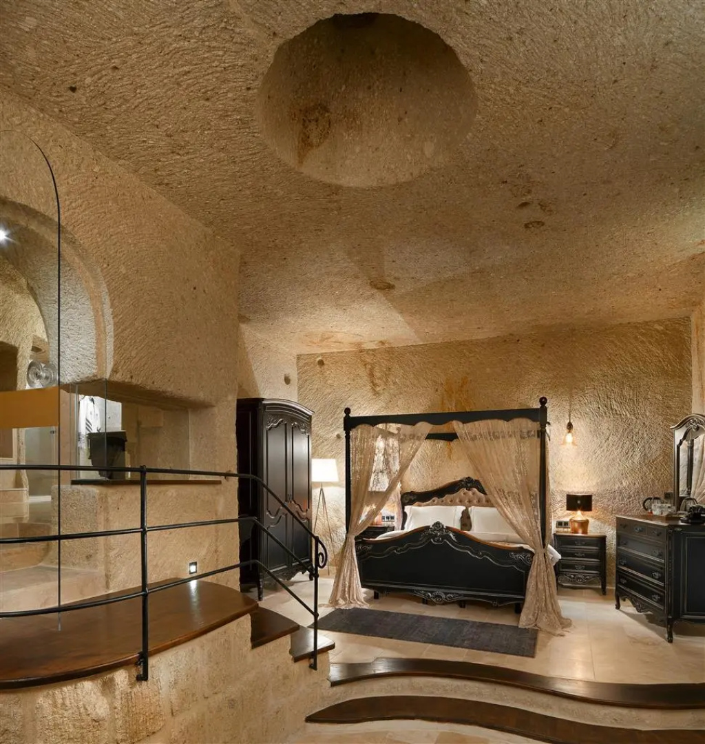 Отель Seraphim Cave Suites & Spa