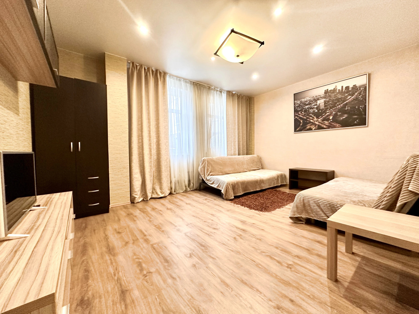 Апартаменты Двухкомнатные  Рядом с Тц Фантастика