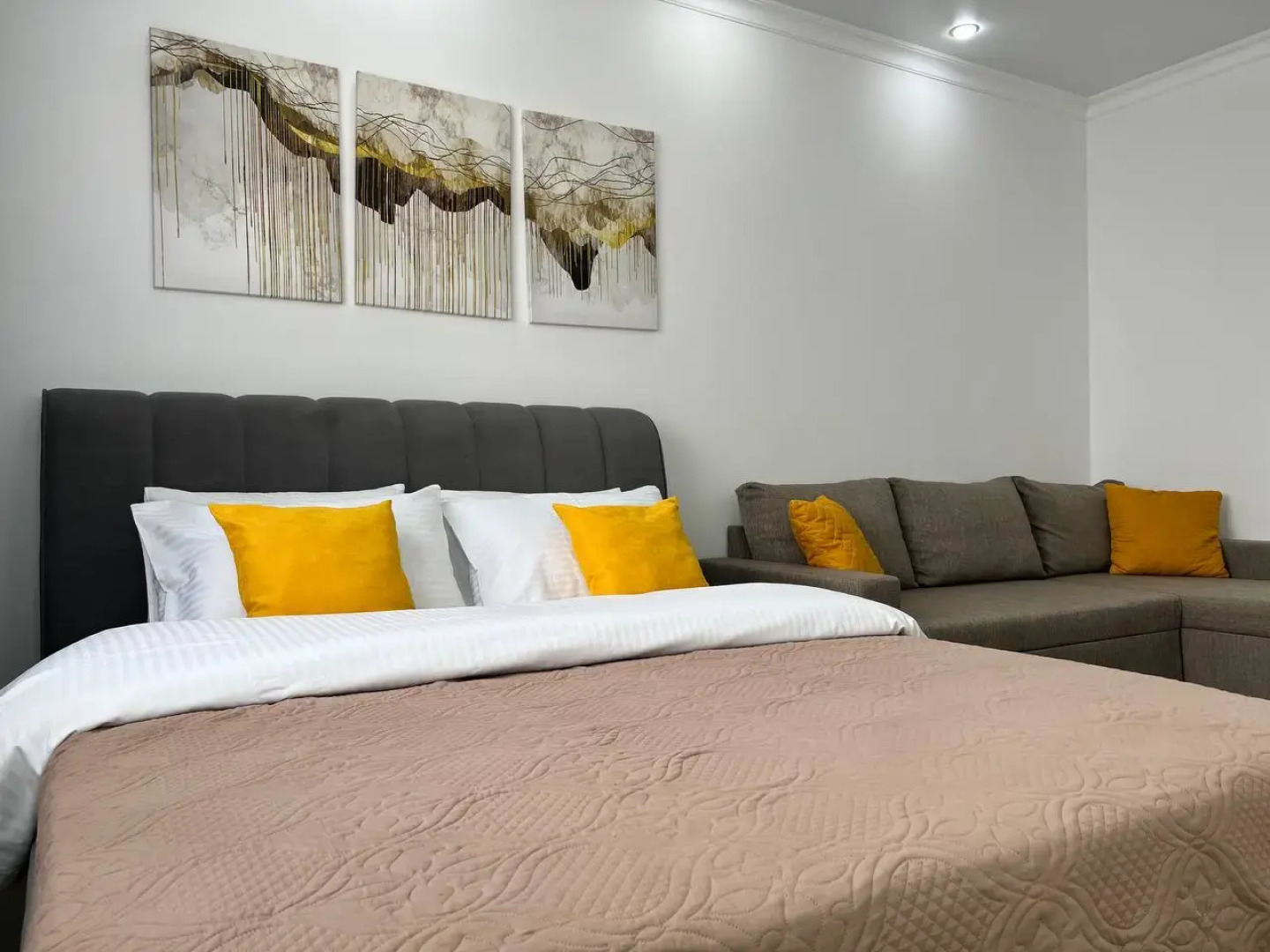 Апартаменты Стильные GALAAPART у Аэропорта